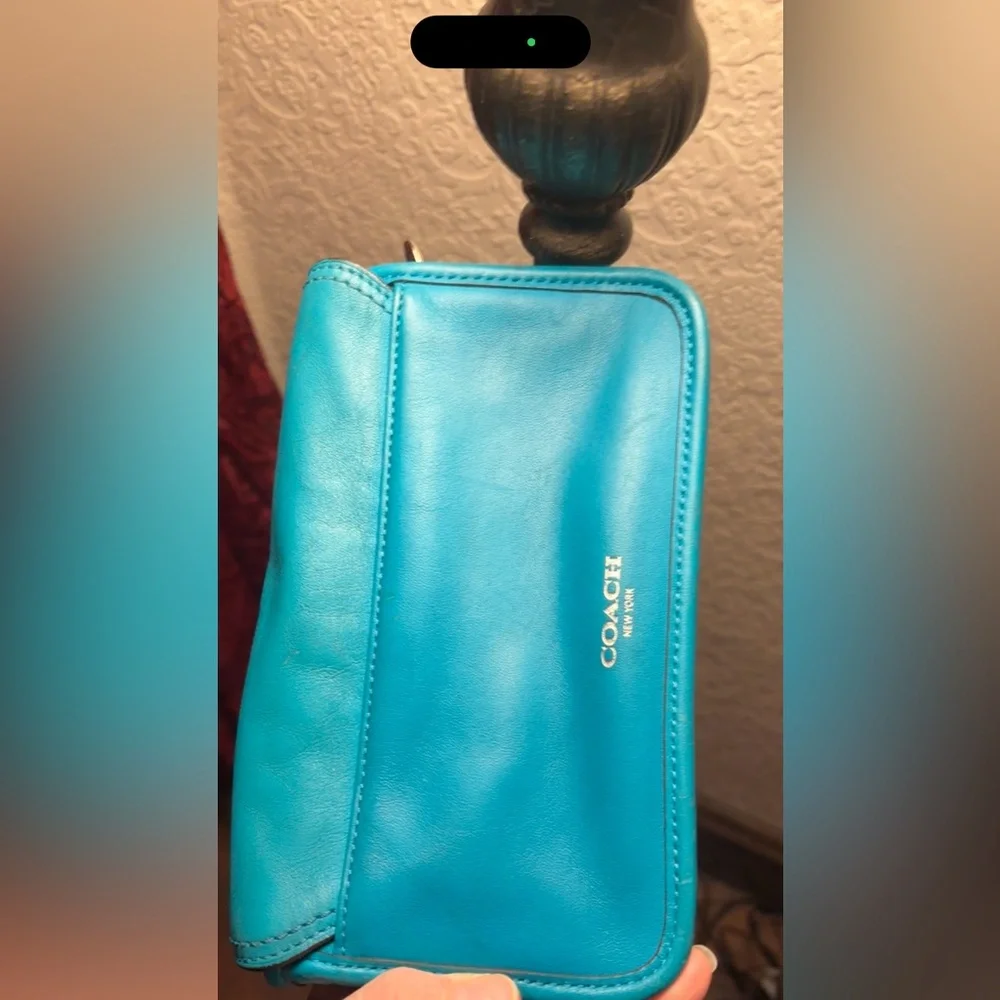 Coach 🚨 legacy Penny Turnlock Crossbody vintage turquoise color